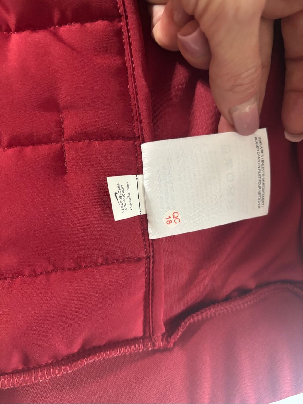 NWT Nike THERMA-FIT Synthetic Fill  Pomegranate Women’s Running Vest Size Small - Picture 9 of 11